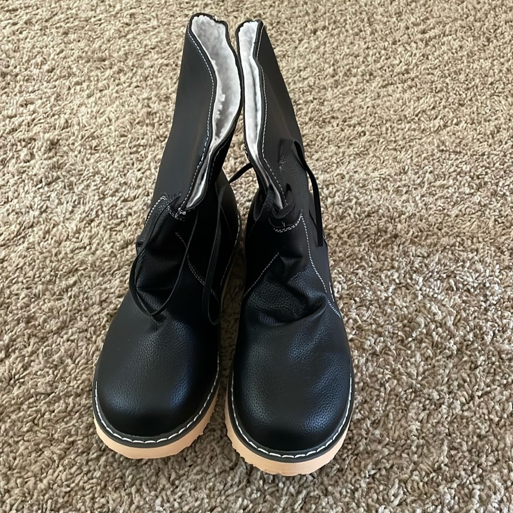 Black fleece lined boots